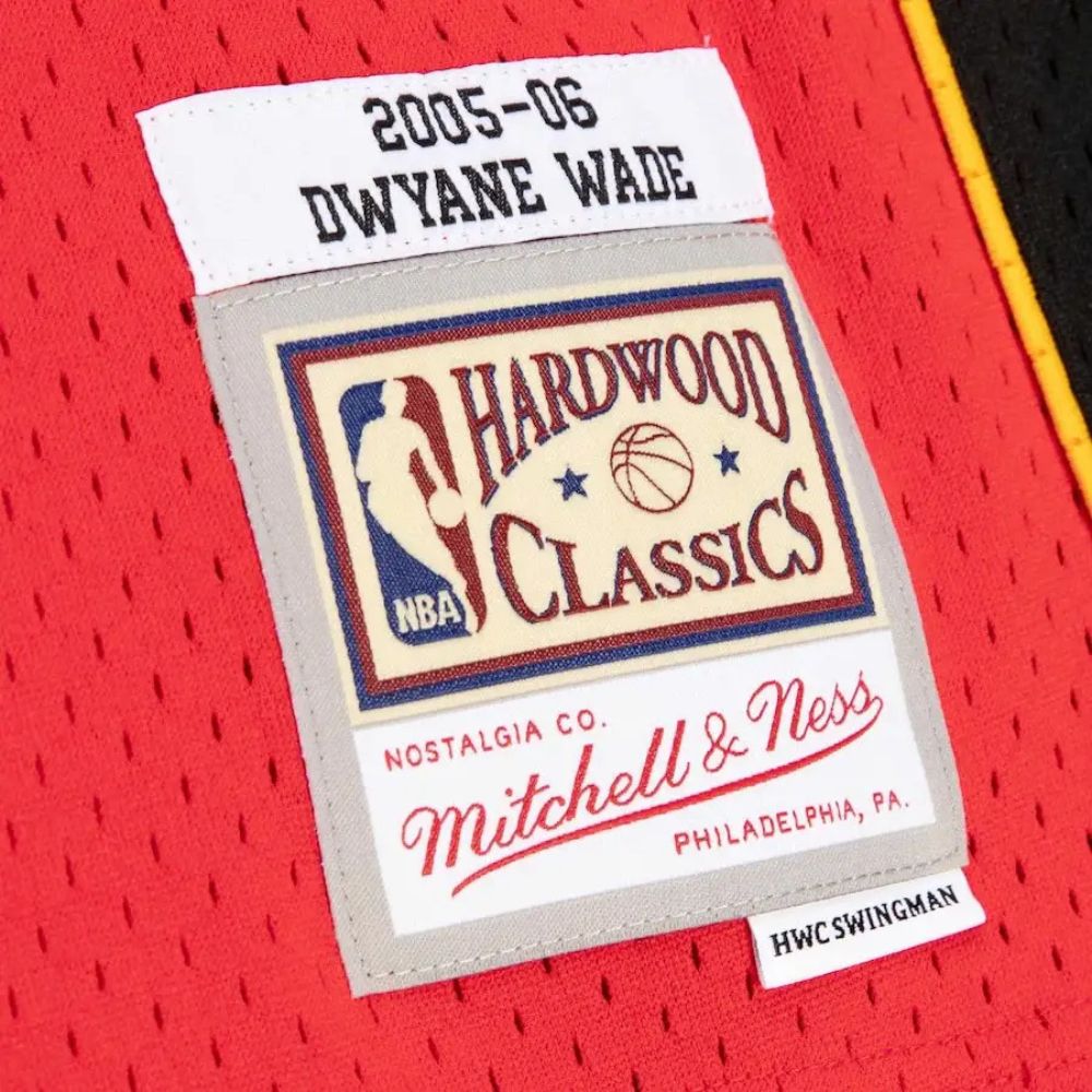 Maillot Swingman Miami Heat Dwyane Wade Rouge 2005/06 - Mitchell & Ness